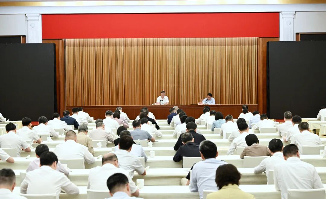 奋力把上海打造成为人工智能发展和治理创新高地!市委中心组学习会听取专题辅导报告
